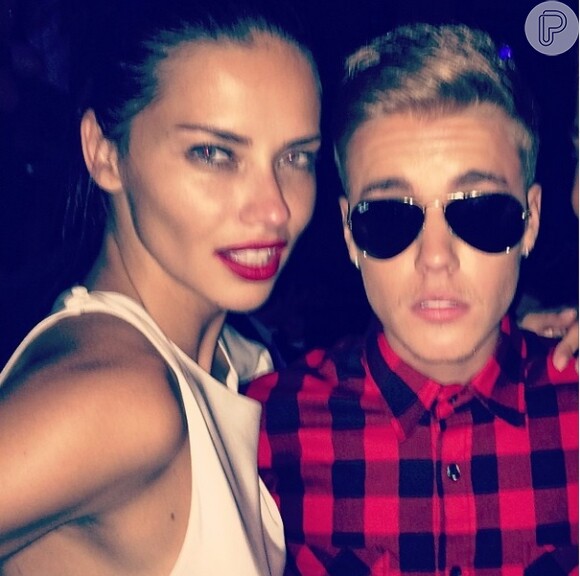 Justin Bieber e Adriana Lima se encontram durante festa em Cannes