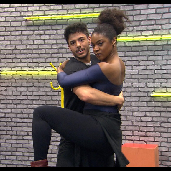 Suely Machado elogiou Cris Vianna pela apresentação de tango da atriz: 'Eu fiquei emocionada com essas pernas lindas e essa altura maravilhosa e eu te dou nota 10'