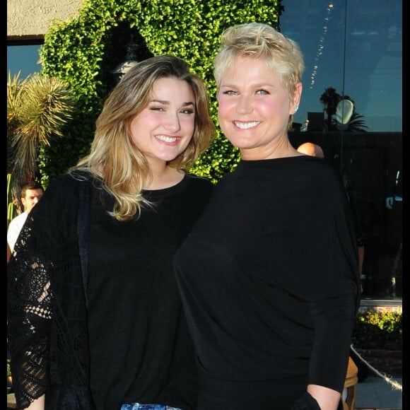 'Agora tenho que esperar a Sasha pelo menos ter namorado para ela pensar em ter um filho', lamentou Xuxa ao Purepeople