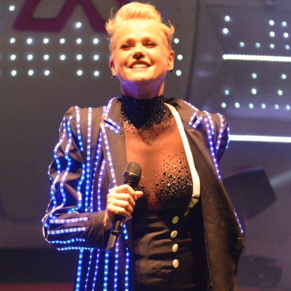 Xuxa, em sua coluna para a 'Contigo', destacou a sintonia com Junno Andrade na cama