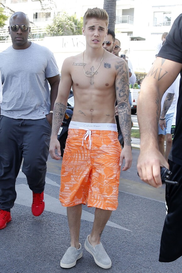 Justin Bieber exibe corpo mais musculoso