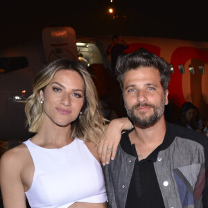 Giovanna Ewbank e Bruno Gagliasso participaram de uma matéria no 'Fantástico' e conheceram outras famílias que presenciaram o racismo