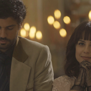 Inácio (Bruno Cabrerizo) e Lucinda (Andreia Horta) se casaram em pequena cerimônia, na novela 'Tempo de Amar'