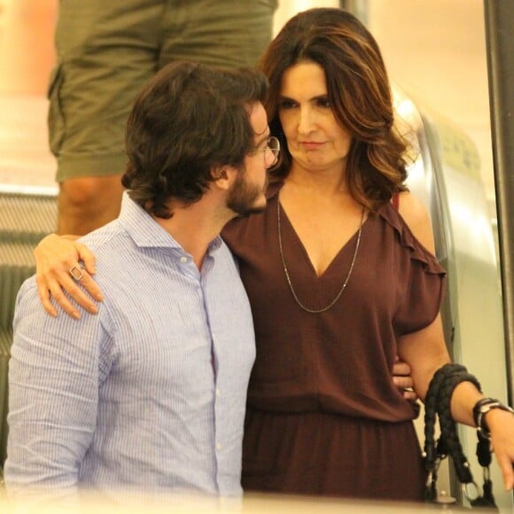 Fátima Bernardes e namorado, Túlio Gadêlha, foram vistos juntos pela primeira vez em 20  de novembro