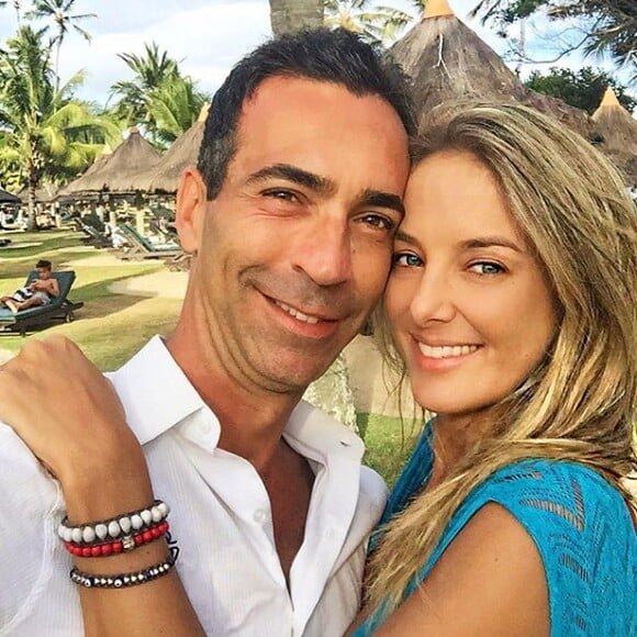 Ticiane Pinheiro e Cesar Tralli estão hospedados no Taj Exotica Resort & Spa um hotel cinco estrelas onde as diárias chegam a custar até R$ 55 mil e oferece villas de luxo, piscina ampla de borda infinita, restaurantes, bar e academia