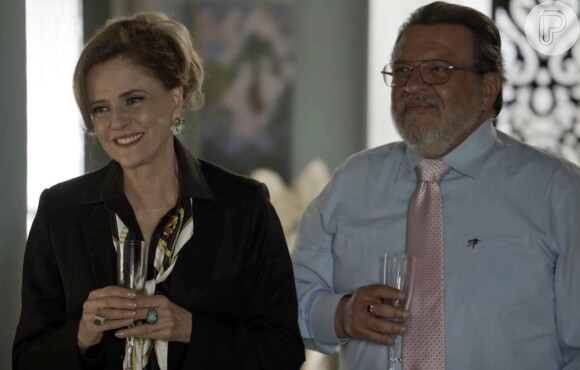 Sophia (Marieta Severo) consegue fazer com que Gustavo (Luis Melo) adiante o processo de Gael (Sergio Guizé) Clara (Bianca Bin), na novela 'O Outro Lado do Paraíso'
