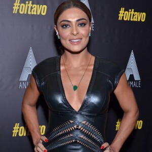 Juliana Paes exibiu a pele bronzeada no lançamento do fashion film 'Oitavo', da grife Animale