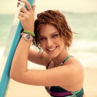Isabella Santoni credita foco no trabalho à prática de surfe: 'Mais equilíbrio'