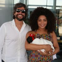 Juliana Alves mostra crescimento da filha, Yolanda: 'Poder do leite de mãe'