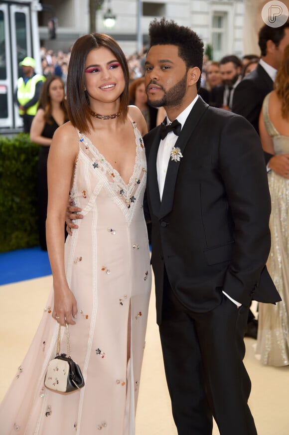 Assim como Selena Gomez, The Weeknd se reconciliou com um antigo romance após o fim do namoro
