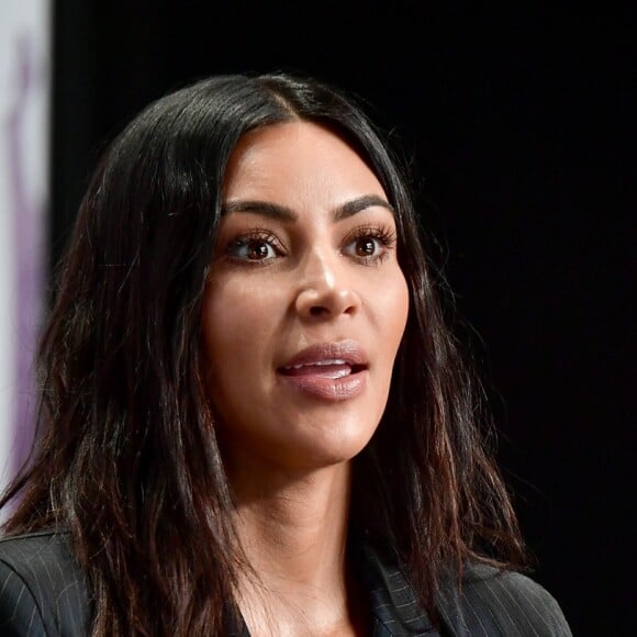 'Eu não tinha ido tão longe e explicado para meus filhos ainda. Acho que tenho que descobrir como vou fazer isso', explicou Kim Kardashian sobre não ter chamado sua barriga de alguel para comparecer ao chá de bebê de sua herdeiro