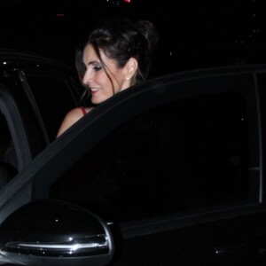 Fátima Bernardes foi dirigindo o seu carro