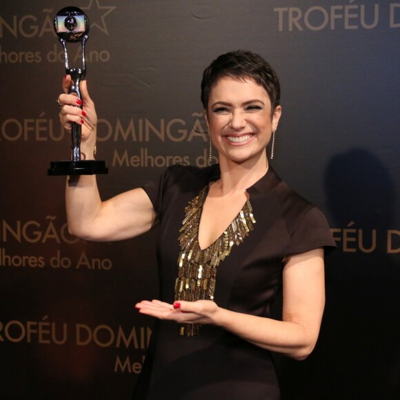 'O que eu faço hoje é jornalismo, é telejornal, é o que eu gosto de fazer', declara Sandra Annenberg, eleita melhor jornalista do ano