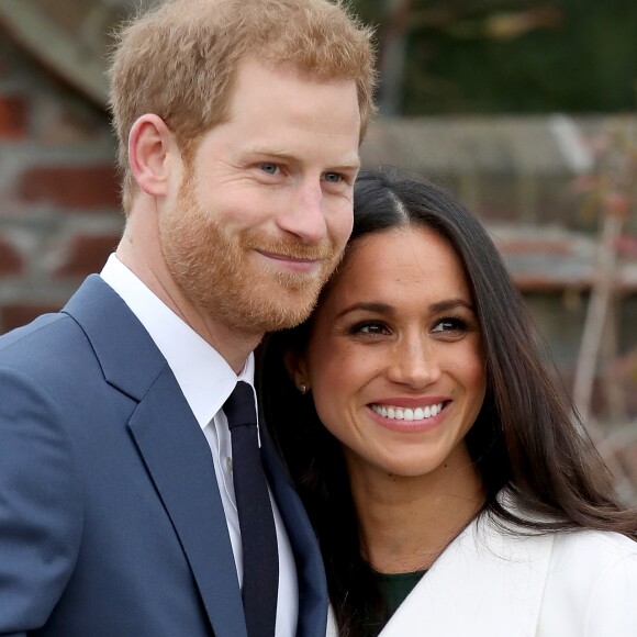 Príncipe Harry tem amenizado a distância de Meghan Markle através do FaceTime