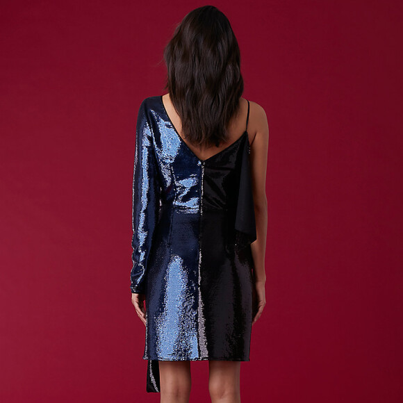 Peças de um ombro só, como o vestido Diane Von Furstenberg, vêm ganhando força no mundo fashion