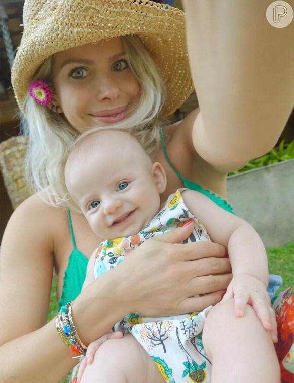 Karina Bacchi deu à luz seu primeiro filho, Enrico, fruto de produção independente, nos Estados Unidos