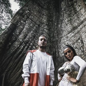 Anitta, parceira de Alesso no hit 'Is That For Me', viajou para a Amazônia com o namorado, Thiago Magalhães