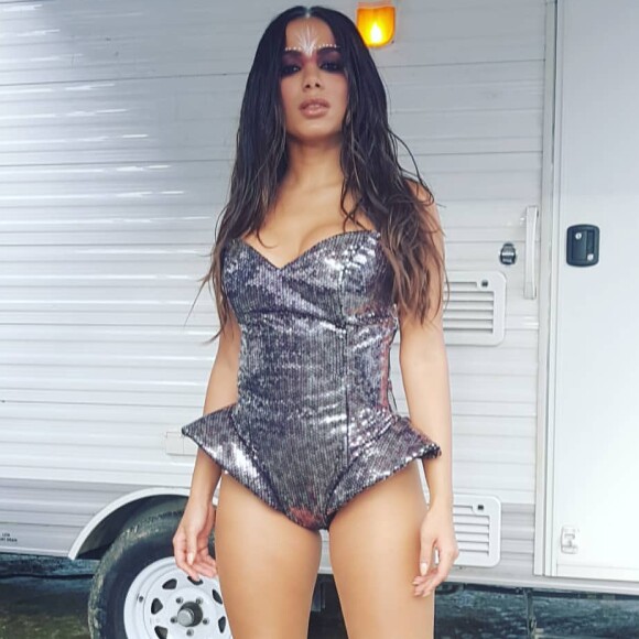 Foto: Segundo Anitta, este é o primeiro clipe do projeto 'CheckMate', na  qual ela lançará um hit por mês - Purepeople