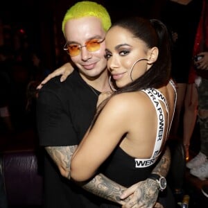 Anitta e J Balvin lançaram recentemente a música 'Downtown'