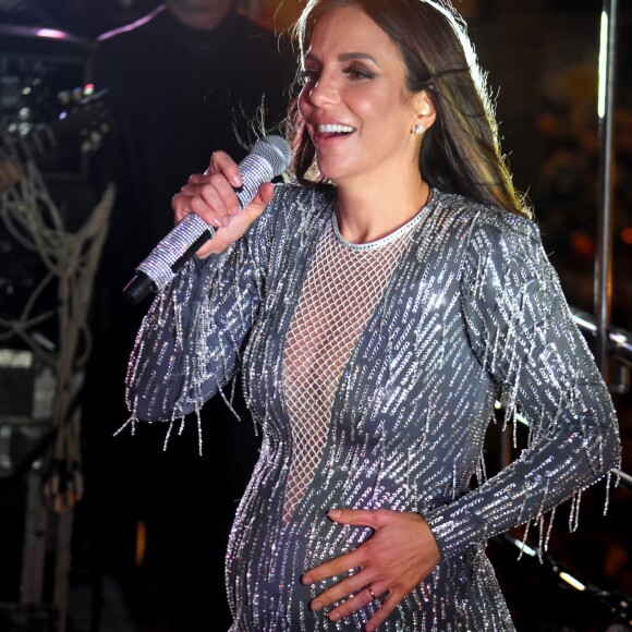 Ivete Sangalo redobrou os cuidados por estar grávida de gêmeas: 'Só que com as meninas, como é uma gravidez gemelar, tem uma série de índices que você tem que acompanhar'