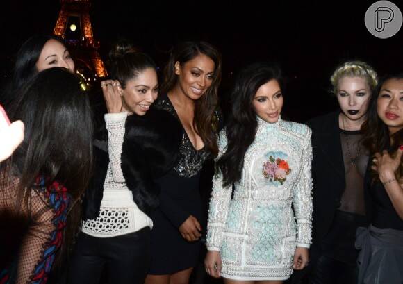 Kim Kardashian celebra sua despedida de solteira com amigas em Paris, na França, em 22 de maio de 2014 