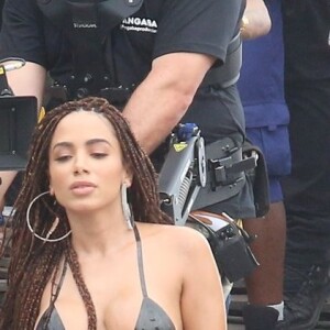 Anitta vai lançar o último clipe do projeto 'Check Mate', 'Vai Malandra', nesta segunda