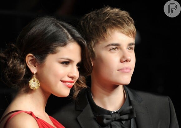 Justin Bieber não foi banido na casa de Selena Gomez pela mãe dela e vai passar o Natal com a cantora