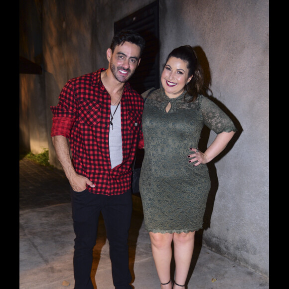 Mariana Xavier dançou muito em festa na casa de Faustão