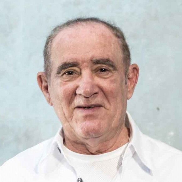 Renato Aragão revela em biografia ter TOC ligado às cores de blusa que usa em casa