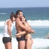 Malvino Salvador curte moomento de praia com a namorada, Kyra Gracie