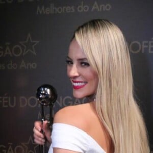 Paolla Oliveira foi eleita a "Melhor Atriz de 2017" no prêmio "Melhores do Ano do Domingão do Faustão"