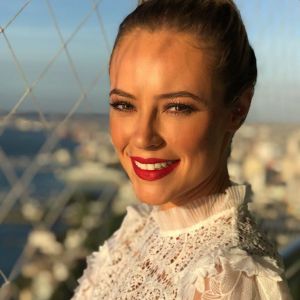 Paolla Oliveira, apesar de afirmar que se importar com os haters, se declara segura com a sua personalidade: 'O que eu não posso fazer é mudar em função de quem não gosta de mim. Eu tenho, pelo contrário, que me manter em função de quem gosta de mim'