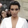 Antes do casamento, Kim Kardashian se preparou para um jantar com amigos e familiares na França