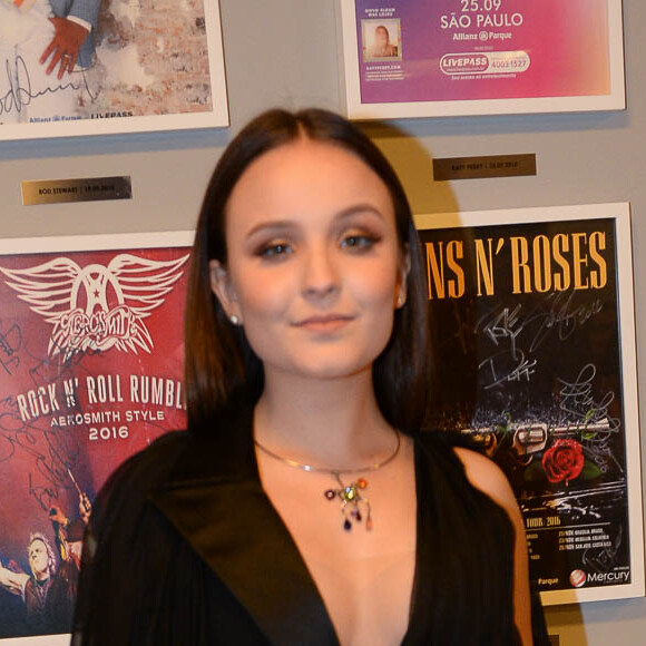 Larissa Manoela garantiu que aceitaria participar de reality show: 'Talvez seria algo que me prejudicaria um pouco, mas a gente encararia'