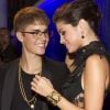 Fonte garante Justin Bieber não quer confusão com a família de Selena Gomez: 'Ele está certo de que mudou e que é um namorado melhor agora'