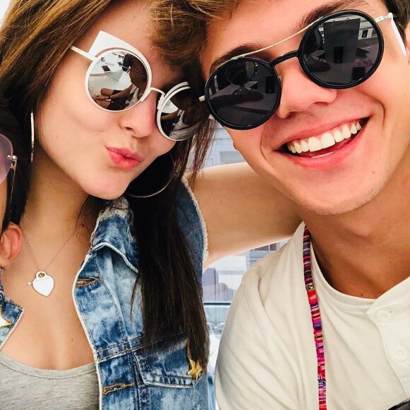 Leo Cidade mora no Rio de Janeiro e Larissa Manoela, em São Paulo