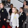 Angelina Jolie e Brad Pitt são pais de Maddox (16 anos), Pax (14), Zahara (12), Shiloh (11) e dos gêmeos Vivienne e Knox (9)