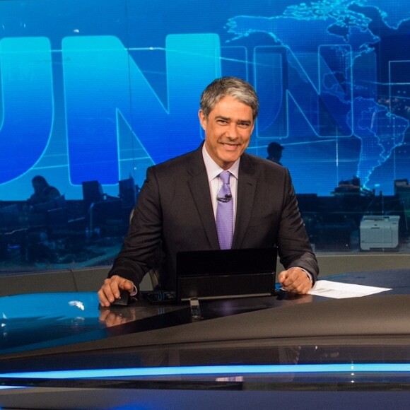 William Bonner ainda pediu para as pessoas de casa, que enviavam vídeos para o jornal, mandassem novas filmagens ou fotografias na horizontal