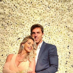 Karina Bacchi assumiu o namoro com Amaury Nunes em novembro deste ano