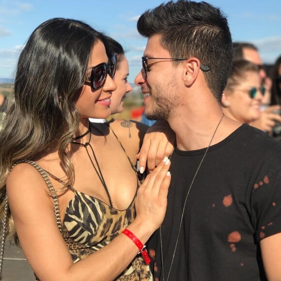 Mayra Cardi e Arthur Aguiar estão juntos desde julho de 2017