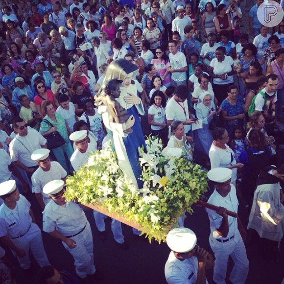 Bianca Comparato publica foto de procissão em homenagem à Irmã Dulce, na Bahia