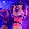 Anitta e suas bailarinas esbanjaram sensualidade durante a apresentação em Goiânia, Goiás, na noite deste sábado, 23 de dezembro de 2017