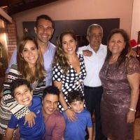 Família reunida: Zezé Di Camargo curte Natal com filhas Wanessa e Camilla. Foto!