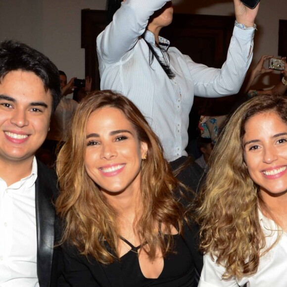 Zezé Di Camargo curtiu Natal com os filhos Igor, Wanessa e Camilla em Goiânia