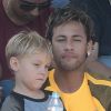Neymar está passando férias com o filho, Davi Lucca, de 6 anos, em Taipu de Fora, na Bahia