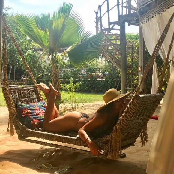 Juliana Paes, de biquíni em Jericoacoara para Réveillon, ganha elogios em foto postada nesta quarta-feira, dia 27 de dezembro de 2017