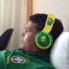 Thiago Silva leva o seu fone de ouvido na mala para ouvir músicas na horas de folga