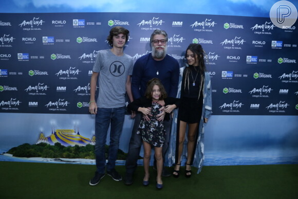 Fabio Assunção, com filhos, e Pally Siqueira assistiram o espetáculo Amaluna