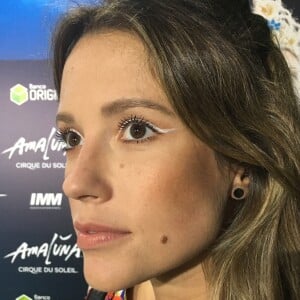 Juliana Didone fez a própria maquiagem para assitir espetáculo do Cirque du Soleil