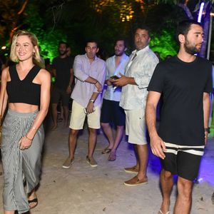 Fiorella Mattheis e o empresário chegaram separados, para evitar cliques